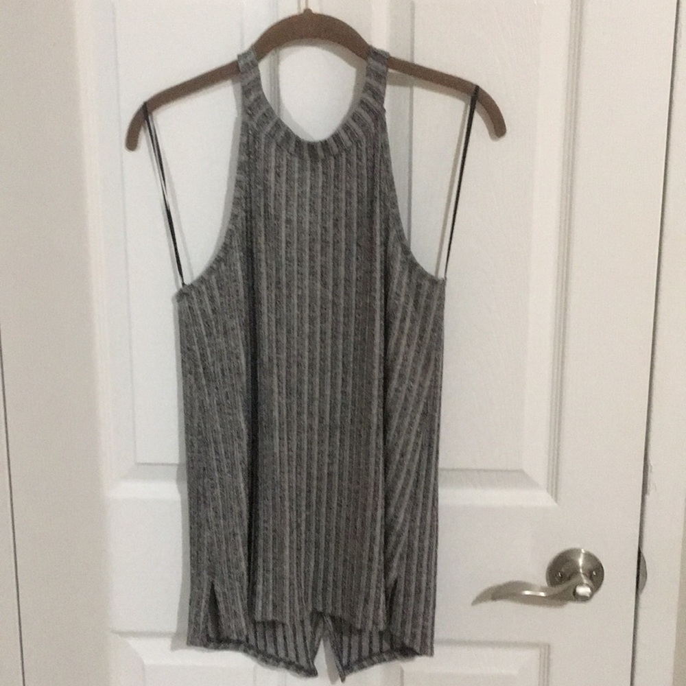 Grey open/flowy back sleeveless shirt